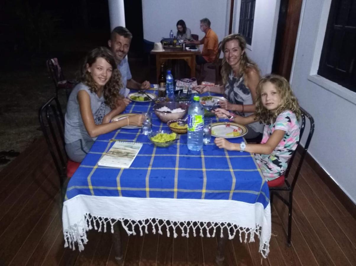 מלון פולונרואה Deer Garden Guest מראה חיצוני תמונה
